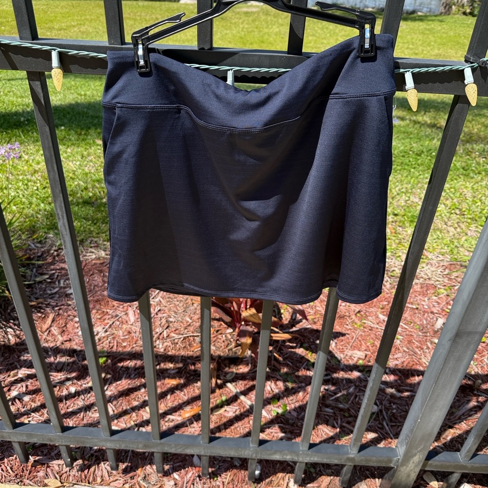 NWT! Tommy Bahama Navy Active Mini Skort with Pockets